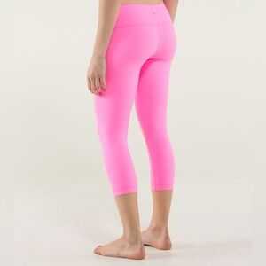 Lululemon Wunder Under Crop in hot pink